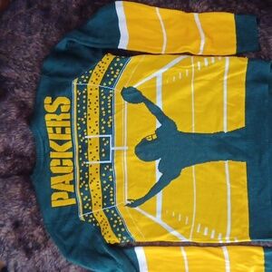 Size Large Green Bay Packers Light Up Sweater. NFL TEAM APPAREL